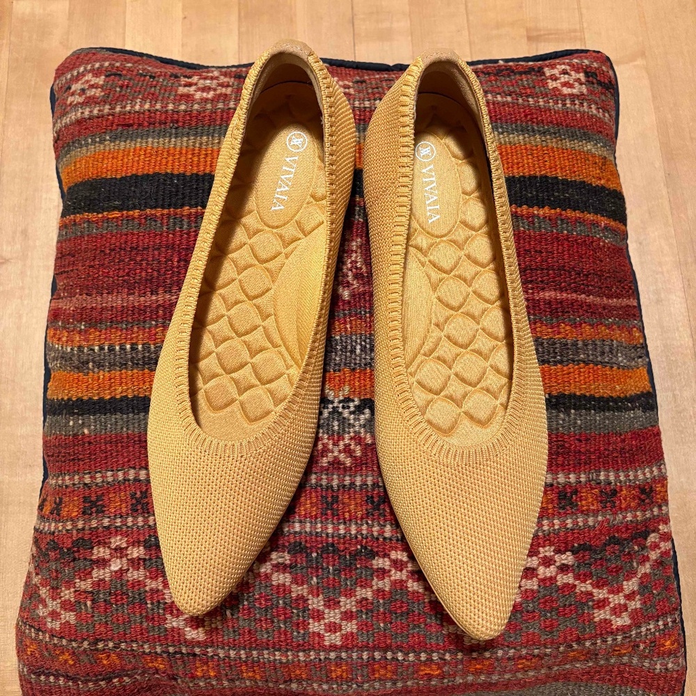 VIVAIA Pointed-toe Ballet Flats — NIB — Ginger Yellow, Size 39EU — US 8-8½